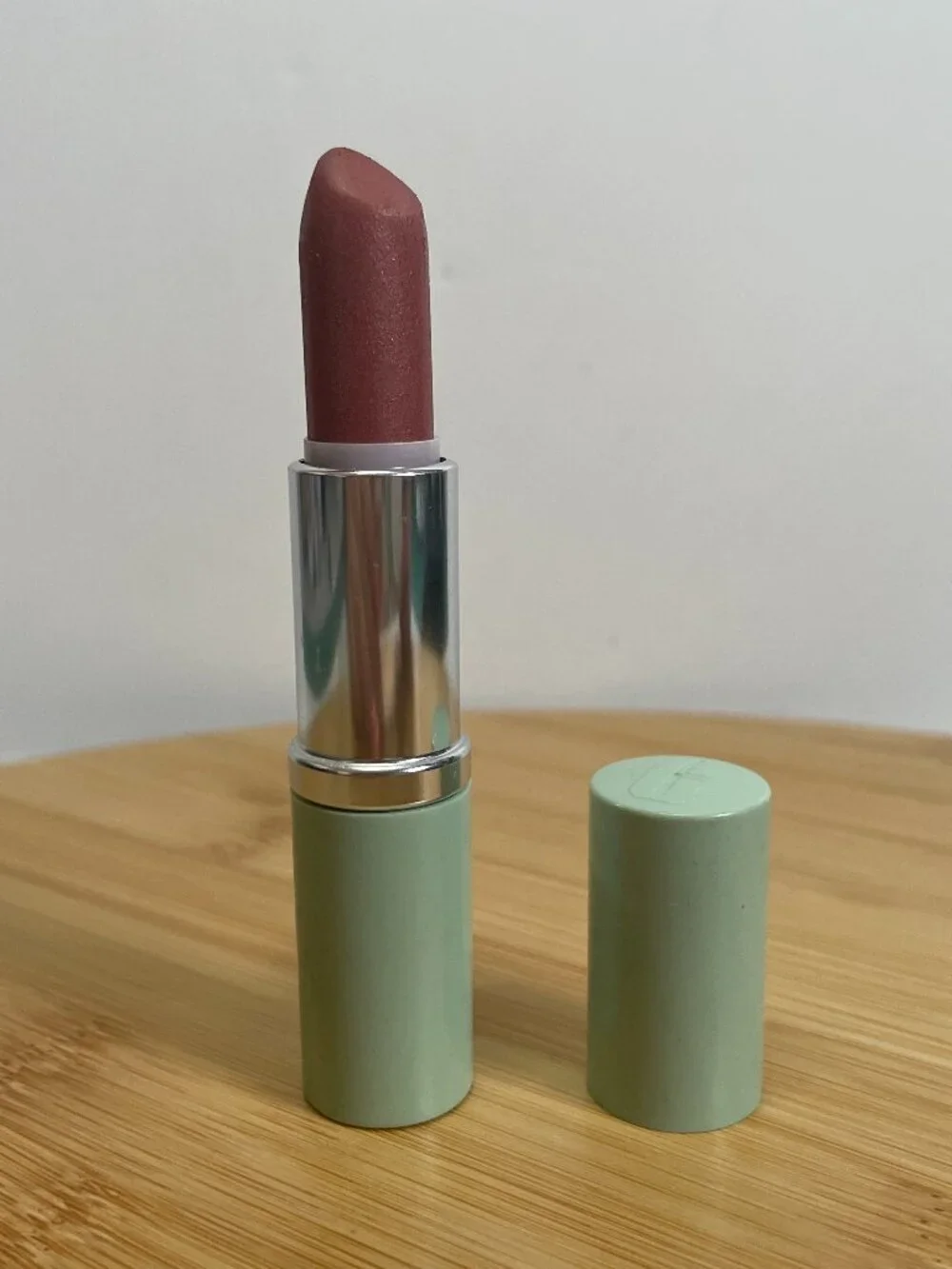 Clinique Moisture Surge SPF 15 Lipstick Fizzy 0.14 oz 4 g Made in USA